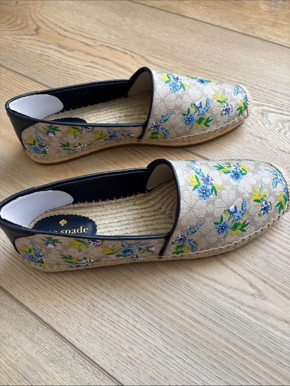NWT Kate Spade Gwen Espadrilles Flats Coated Canvas Floral Beige Size 9